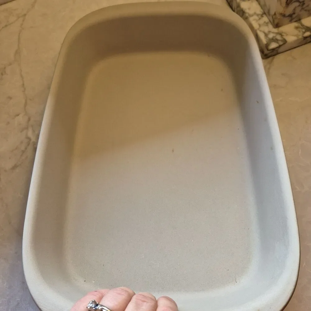 Pampered Chef Beige Ceramic-Look Rectangular Baking Dish
